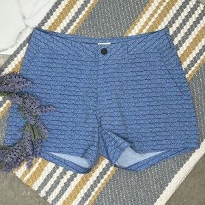 Faherty triangle detail pattern zipper pocket shorts A4-5